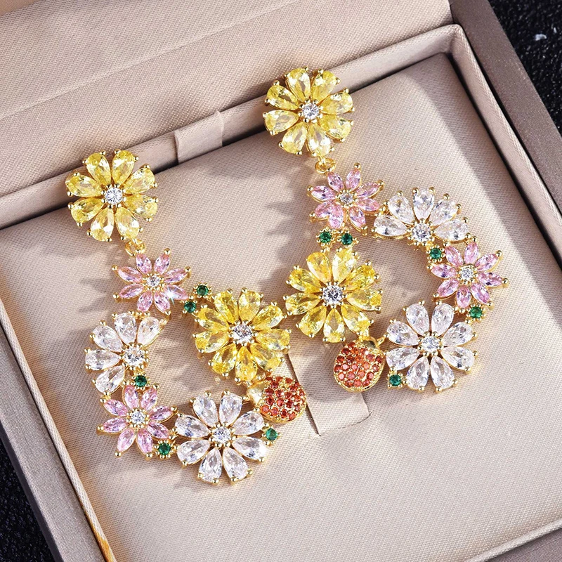 Silver Diamond Colored Flowers Ladybug Wreath Earrings Pastoral Beautiful and Fresh Women's Jewelry Outing Party Accessories
Silver Diamond Colored Flowers Ladybug Wreath Earrings Pastoral Beautiful and Fresh Women's Jewelry Outing Party Accessories