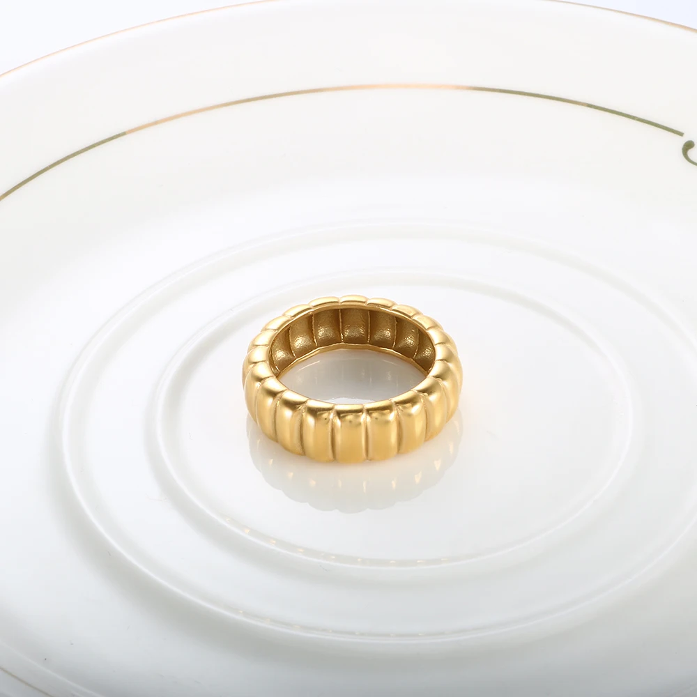Fashion Women Jewelry Round Ring Stainless Steel 18K Gold Plated Chunky Rings for Female Girls Gift
Fashion Women Jewelry Round Ring Stainless Steel 18K Gold Plated Chunky Rings for Female Girls Gift