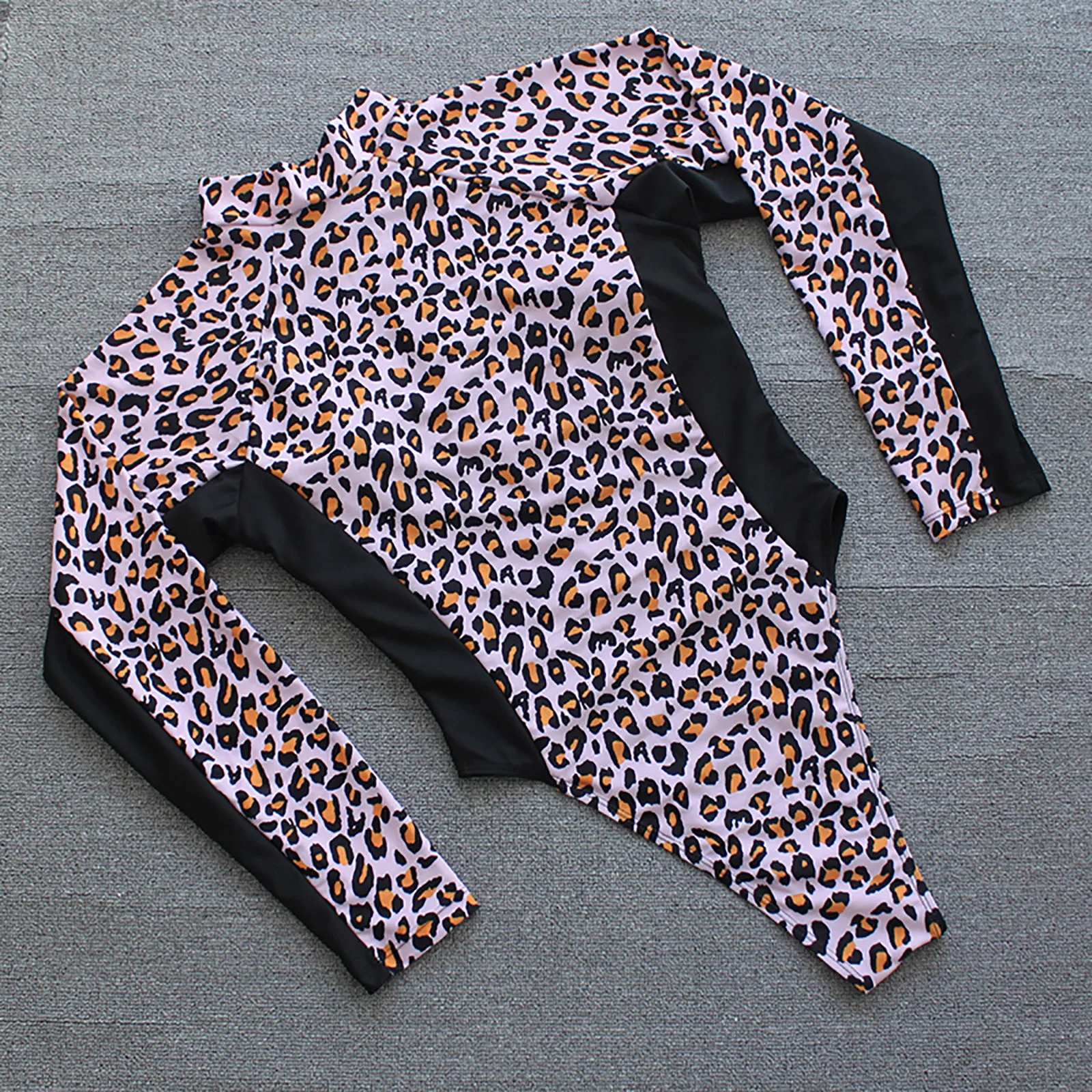 Women's Swimwear Sexy Leopard Printing Long Sleeve Swimsuit Bikini set Bather Padded Bathing Suit Swim Wear Lady
Women's Swimwear Sexy Leopard Printing Long Sleeve Swimsuit Bikini set Bather Padded Bathing Suit Swim Wear Lady