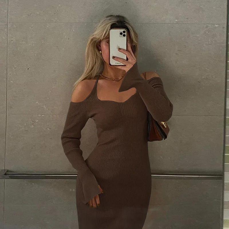 2022 New Spring Brown Dress Halter Neck Off Shoulder Long Sleeve Slim Knitted Long Dress Sexy Vintage Women's Evening Dress 
2022 New Spring Brown Dress Halter Neck Off Shoulder Long Sleeve Slim Knitted Long Dress Sexy Vintage Women's Evening Dress