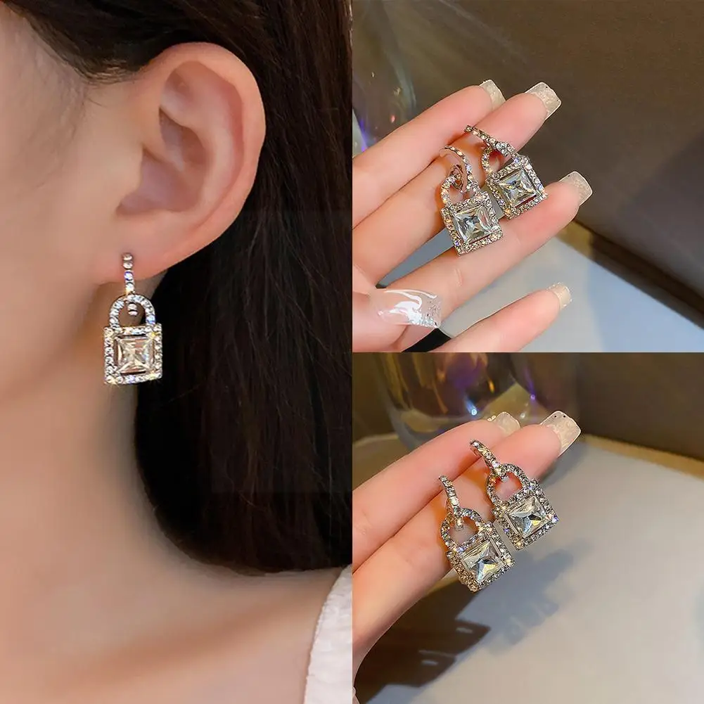 Silver Simple Lock Pendant Necklace Mini Jewelry Birthday Diamond Women Gift Friendship Earrings Romantic Lock S G4a0
Silver Simple Lock Pendant Necklace Mini Jewelry Birthday Diamond Women Gift Friendship Earrings Romantic Lock S G4a0
