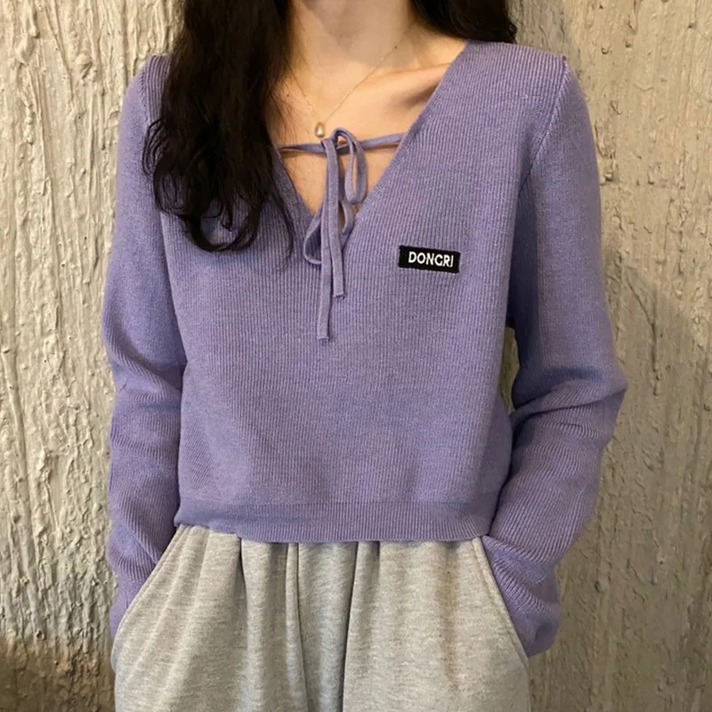 Women Japanese Short V-neck Tie Sweater Female Autumn Long-sleeved Loose Knit Top
Women Japanese Short V-neck Tie Sweater Female Autumn Long-sleeved Loose Knit Top