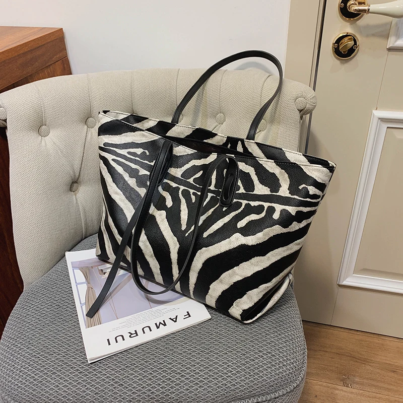 Fashion Large Capacity Shoulder Bag Fashion Luxury Zebra Pattern Handbags And Purses Casual Tote Bags For Women 2020 Travel Bag
Fashion Large Capacity Shoulder Bag Fashion Luxury Zebra Pattern Handbags And Purses Casual Tote Bags For Women 2020 Travel Bag