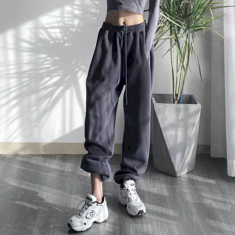 High Waist Sweatpants 2022 Four Seasons New Korean Loose Wide Leg Sport Casual Trousers Bunch Feet Plus Velvet Unisex Streetwear
High Waist Sweatpants 2022 Four Seasons New Korean Loose Wide Leg Sport Casual Trousers Bunch Feet Plus Velvet Unisex Streetwear