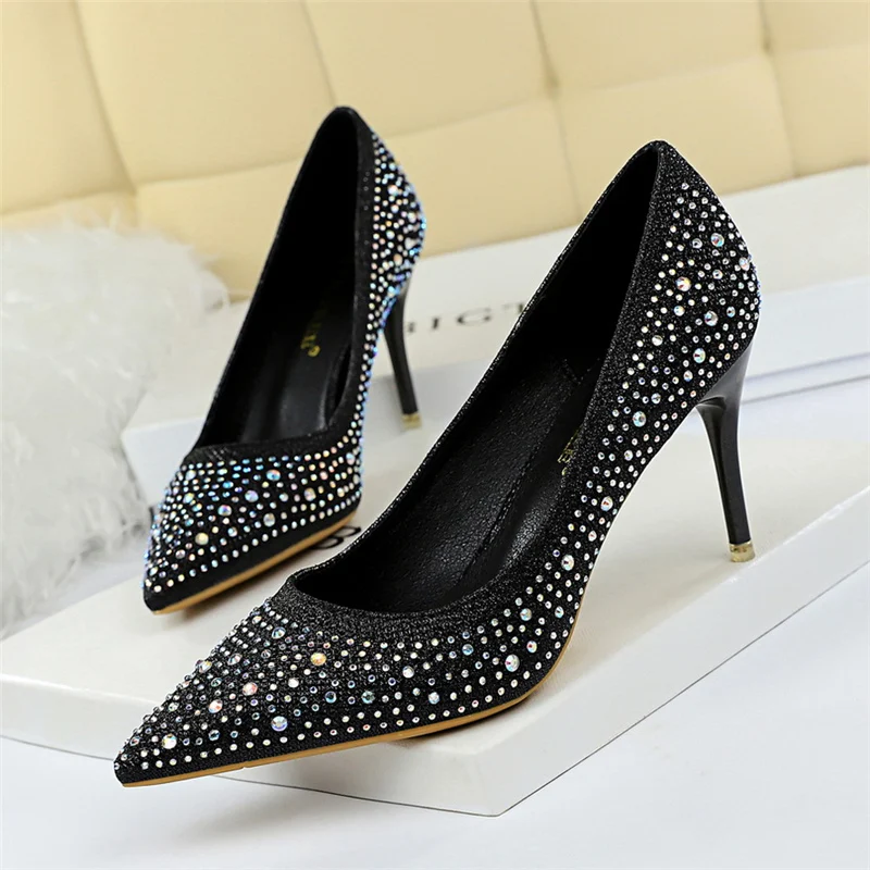 2020 Spring Luxury Women Bling Crystal 7cm High Heels Pumps Scarpins Gold White Heels Glitter Wedding Cinderella Shoes Big Size
2020 Spring Luxury Women Bling Crystal 7cm High Heels Pumps Scarpins Gold White Heels Glitter Wedding Cinderella Shoes Big Size
