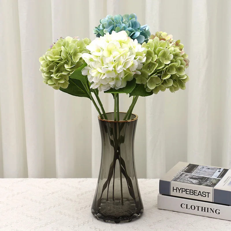 Artificial Wedding Hydrangea Bionic Flower Indoor Decoration Flower Plastic Flower Valentine's Day Birthday For Girlfriend For M
Artificial Wedding Hydrangea Bionic Flower Indoor Decoration Flower Plastic Flower Valentine's Day Birthday For Girlfriend For M