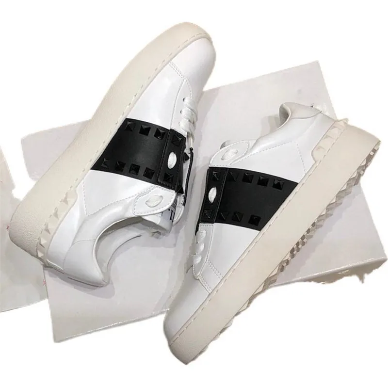 New Fashion Designer Rivet White Shoes For Men And Women Spring And Autumn Leisure Outdoor Board Shoes Lovers Trend Sports Shoes
New Fashion Designer Rivet White Shoes For Men And Women Spring And Autumn Leisure Outdoor Board Shoes Lovers Trend Sports Shoes