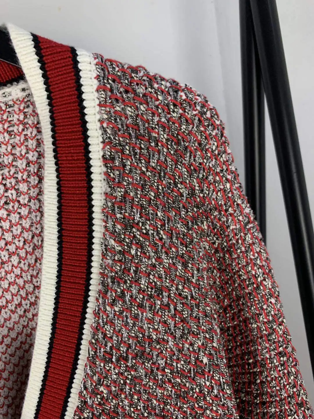 Autumn Winter Women Stripes Sweater V-neck Single Breasted Pockets New 2021 Long Sleeve Loose Casual Female Knit Cardigan Coats
Autumn Winter Women Stripes Sweater V-neck Single Breasted Pockets New 2021 Long Sleeve Loose Casual Female Knit Cardigan Coats