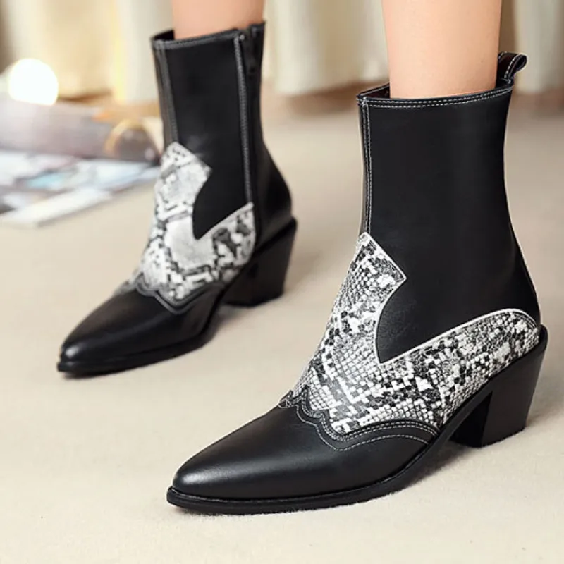 Fanyuan Women winter Boots Fashion Patchwork Boots Cool Pointed Toe Snake Print Ankle Boots Women 2021 High Heels Women Shoes
Fanyuan Women winter Boots Fashion Patchwork Boots Cool Pointed Toe Snake Print Ankle Boots Women 2021 High Heels Women Shoes