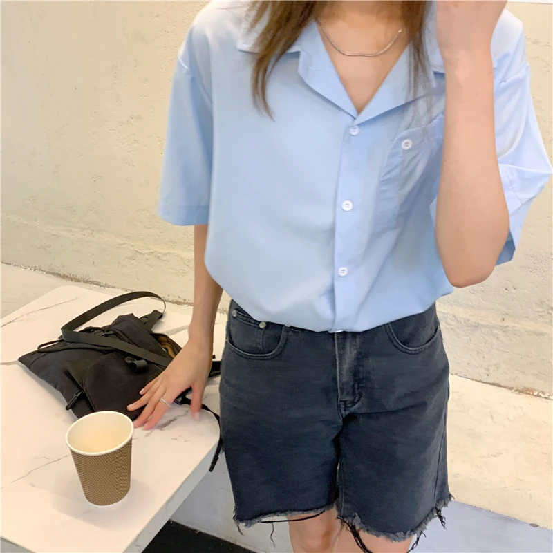 HziriP Korean Solid Color Spring Summer Design Sense Loose Short-Sleeved Ladies Shirt 2021 Fashion All-Match Single-Breasted Top
HziriP Korean Solid Color Spring Summer Design Sense Loose Short-Sleeved Ladies Shirt 2021 Fashion All-Match Single-Breasted Top