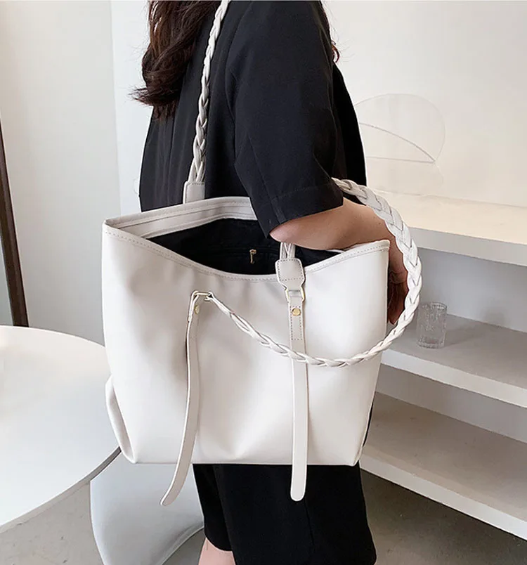 Soft PU Leather Ladies One-shoulder Underarm Tote Bag Fashion Large-capacity Shoulder Bag Designer Luxury Ladies Big Bag Handbag
Soft PU Leather Ladies One-shoulder Underarm Tote Bag Fashion Large-capacity Shoulder Bag Designer Luxury Ladies Big Bag Handbag