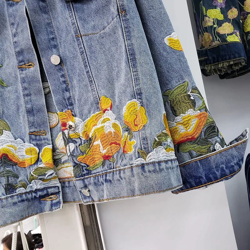 Flowers Embroidery Denim Jacket Women Loose Fit 2021 Spring Casual Outerwear Single Breasted Long Sleeve Coat Female Streetwear
Flowers Embroidery Denim Jacket Women Loose Fit 2021 Spring Casual Outerwear Single Breasted Long Sleeve Coat Female Streetwear