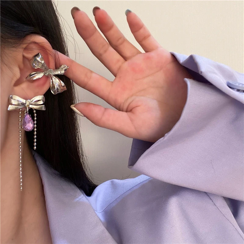 MENGJIQIAO 2021 Korean Elegant Metal Bowknot Ear Clips For Women Ladies Cute Purple Crystal No Piercing Cartilage Ear Jewelry
MENGJIQIAO 2021 Korean Elegant Metal Bowknot Ear Clips For Women Ladies Cute Purple Crystal No Piercing Cartilage Ear Jewelry