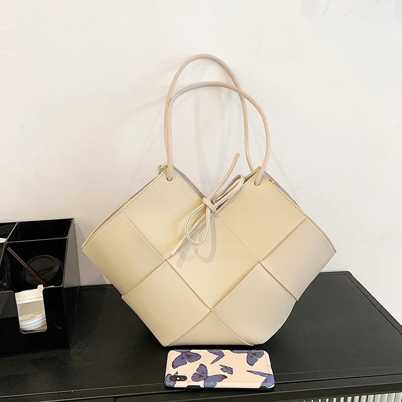Leather Shoulder Bag Ladies 2021 New Hit Fashion Shopper Bag Luxury Designer Brand Summer Casual Large Women's Bag Free Shipping 
Leather Shoulder Bag Ladies 2021 New Hit Fashion Shopper Bag Luxury Designer Brand Summer Casual Large Women's Bag Free Shipping