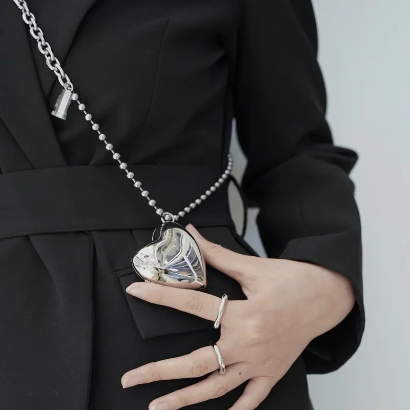 Designer Love Mirror Body Chain Women Waist Chain Multifunctional Chain New Pendant Creative Diagonal Sweater Necklace Women
Designer Love Mirror Body Chain Women Waist Chain Multifunctional Chain New Pendant Creative Diagonal Sweater Necklace Women