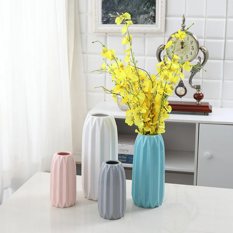 Modern simple origami ceramic vase colored powder grey blue yellow white large, medium and small floral arrangements
Modern simple origami ceramic vase colored powder grey blue yellow white large, medium and small floral arrangements
