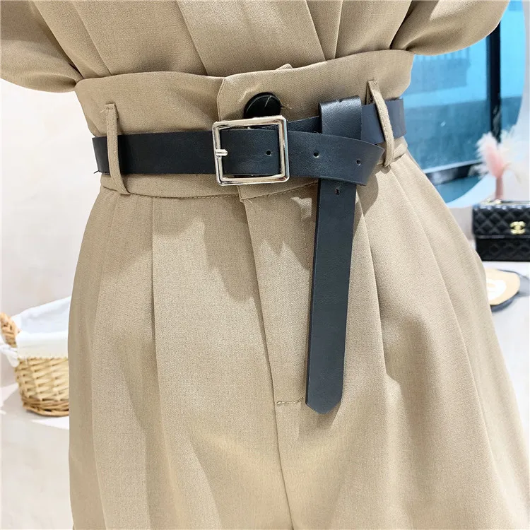 V-neck Sleeveless Top High Waist Shorts Two-Piece Suit Women 2021 Summer Fashion Elegant Solid Color Slimming Shorts Set Ladies
V-neck Sleeveless Top High Waist Shorts Two-Piece Suit Women 2021 Summer Fashion Elegant Solid Color Slimming Shorts Set Ladies