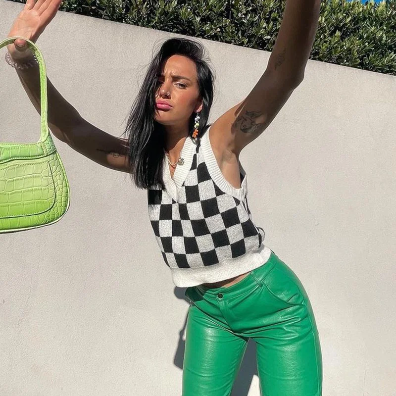 ZOVSV Sleeveless Vintage V Neck Knitted Vest Autumn Black White Plaid Print Sweater Women Y2K Fashion Knitwear Streetwear
ZOVSV Sleeveless Vintage V Neck Knitted Vest Autumn Black White Plaid Print Sweater Women Y2K Fashion Knitwear Streetwear