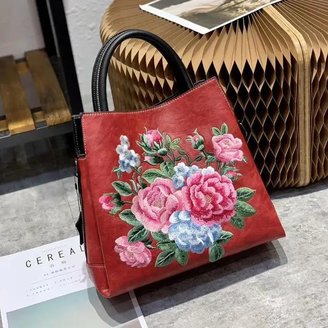 Luxury Handbag 2021 New Chinese Style Embroidered Women Bag High Quality Leather Large Capacity Female Shoulder Bags
Luxury Handbag 2021 New Chinese Style Embroidered Women Bag High Quality Leather Large Capacity Female Shoulder Bags