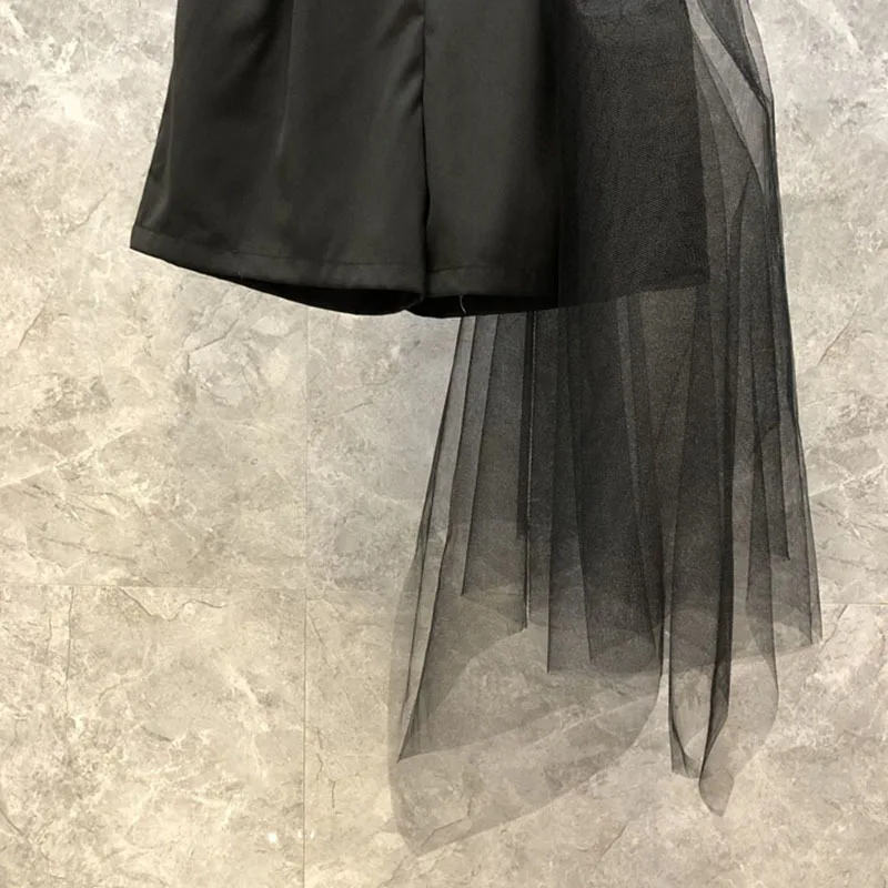 TWOTWINSTYLE Black Patchwork Mesh Short For Women High Waist Casual Chic Shorts Female Summer Fashion New Clothing 2021 Tide
TWOTWINSTYLE Black Patchwork Mesh Short For Women High Waist Casual Chic Shorts Female Summer Fashion New Clothing 2021 Tide