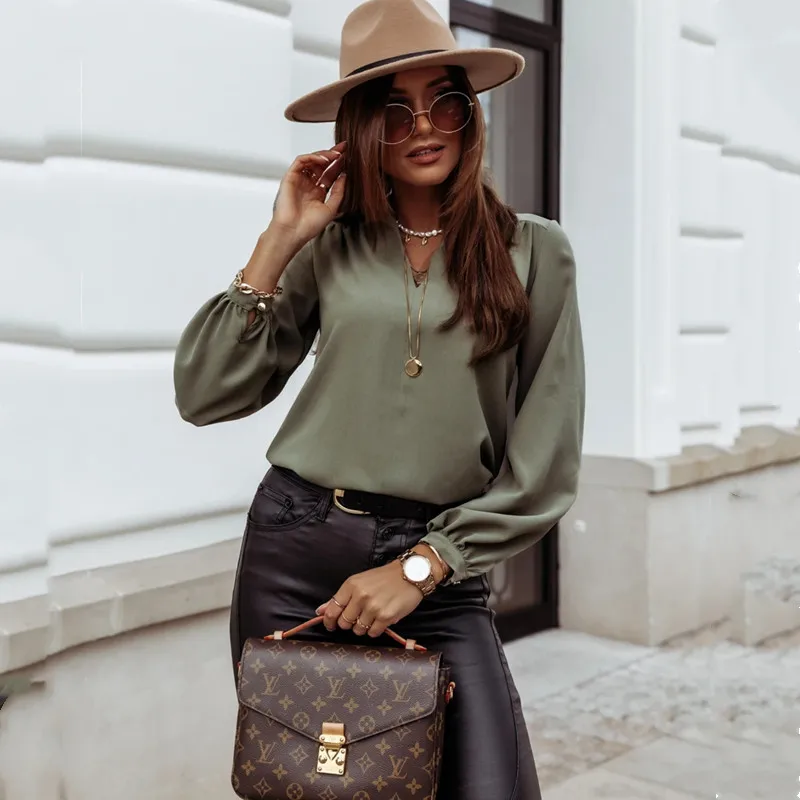 2020 Autumn And Winter Long-sleeved Solid Color V-neck Fashion Simple Ladies Casual Black White Pullover Women Blouse Oversized
2020 Autumn And Winter Long-sleeved Solid Color V-neck Fashion Simple Ladies Casual Black White Pullover Women Blouse Oversized