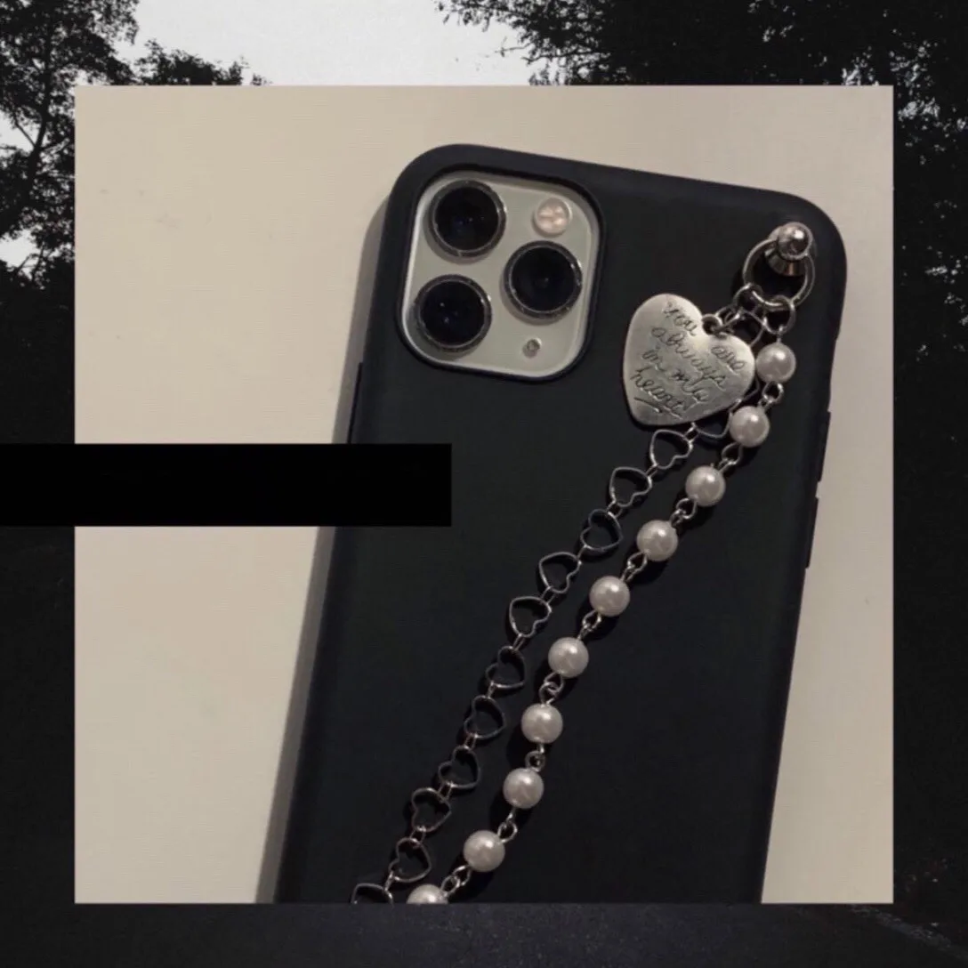 2021 new design pearl love chain mobile phone case for iPhone11/12promax/XS transparent soft case 7/8plus
2021 new design pearl love chain mobile phone case for iPhone11/12promax/XS transparent soft case 7/8plus