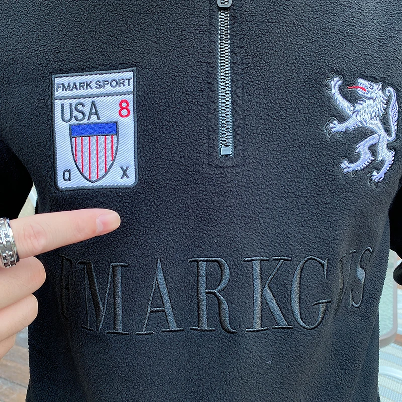 New winter 2020 men's suit personalized stand collar zipper sweater badge logo embroidered pants two piece fashion
New winter 2020 men's suit personalized stand collar zipper sweater badge logo embroidered pants two piece fashion