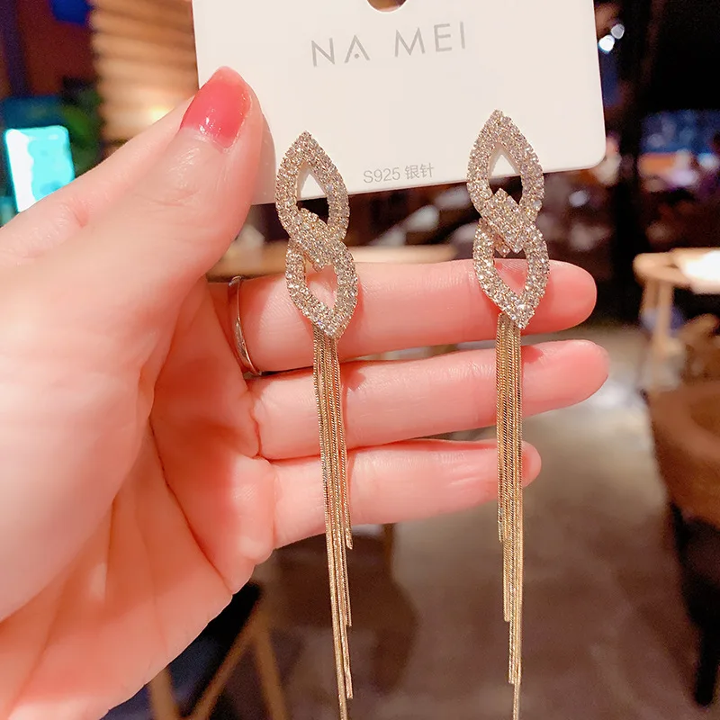 Tassel Earrings NEW Luxury drop jewelry earrings Fashion collocation acrylic big Earrings for Women 2021 Statement
Tassel Earrings NEW Luxury drop jewelry earrings Fashion collocation acrylic big Earrings for Women 2021 Statement