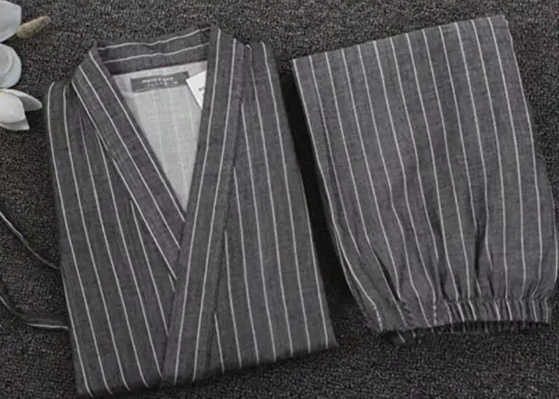 Men's Spring Autumn Japanese Striped Kimono Traditional Pajamas Set Cotton Home Bath Steaming Clothes Yukata Nightgown Lovers 
Men's Spring Autumn Japanese Striped Kimono Traditional Pajamas Set Cotton Home Bath Steaming Clothes Yukata Nightgown Lovers