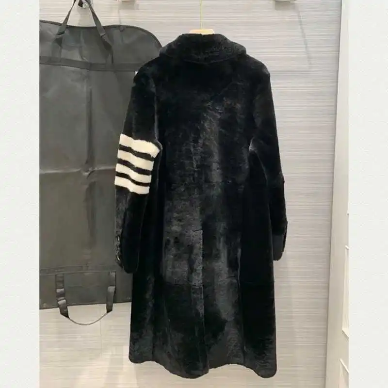 Natural Women Fur Long Coat Natural Double-Faced Fur Sheepskin And Fur Outwear Winter Merino Sheep Fur Warm Thick Real Fur H116
Natural Women Fur Long Coat Natural Double-Faced Fur Sheepskin And Fur Outwear Winter Merino Sheep Fur Warm Thick Real Fur H116