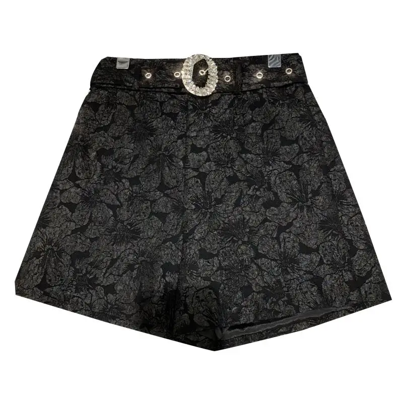 Square Diamond Belt Design Women Shorts 2021 Summer New Style Small Fragrance Pleated Embossed Three-point Women's Shorts
Square Diamond Belt Design Women Shorts 2021 Summer New Style Small Fragrance Pleated Embossed Three-point Women's Shorts