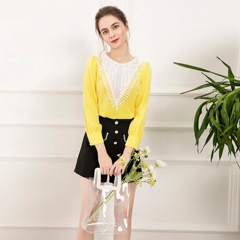 2021 Summer New Women'S Suit Fashion Embroidered Patchwork Tops And Beading Casual Shorts Two Piece Set
2021 Summer New Women'S Suit Fashion Embroidered Patchwork Tops And Beading Casual Shorts Two Piece Set