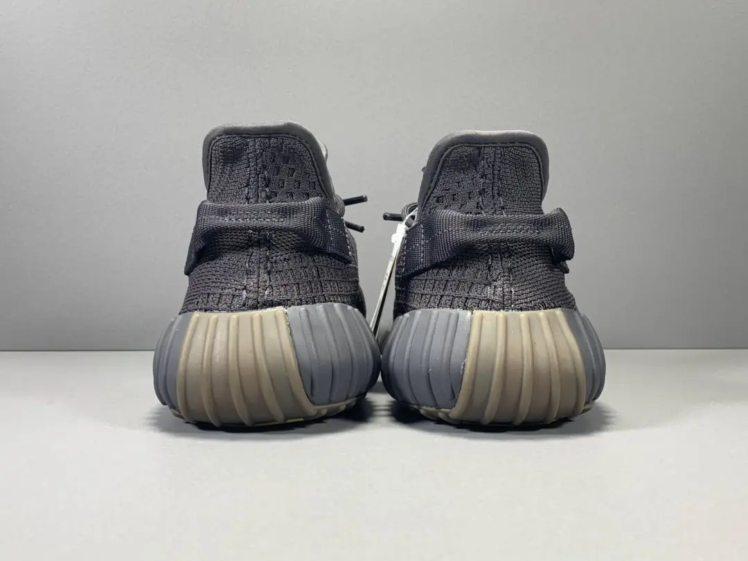 2021 New TOP Quality Boost 350 V2 CINDER Men and Women Fashion Sneakers Classic Outdoor Running Shoes Size Eur 36-46
2021 New TOP Quality Boost 350 V2 CINDER Men and Women Fashion Sneakers Classic Outdoor Running Shoes Size Eur 36-46