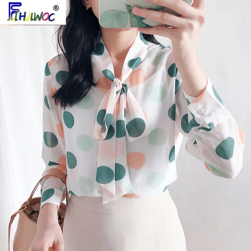 2020 Bow Tie Tops Hot Sales Women Fashion Long Sleeve Elegant Office Chiffon Blouse Green Polka Dot Basic Shirt Korean Style 319
2020 Bow Tie Tops Hot Sales Women Fashion Long Sleeve Elegant Office Chiffon Blouse Green Polka Dot Basic Shirt Korean Style 319