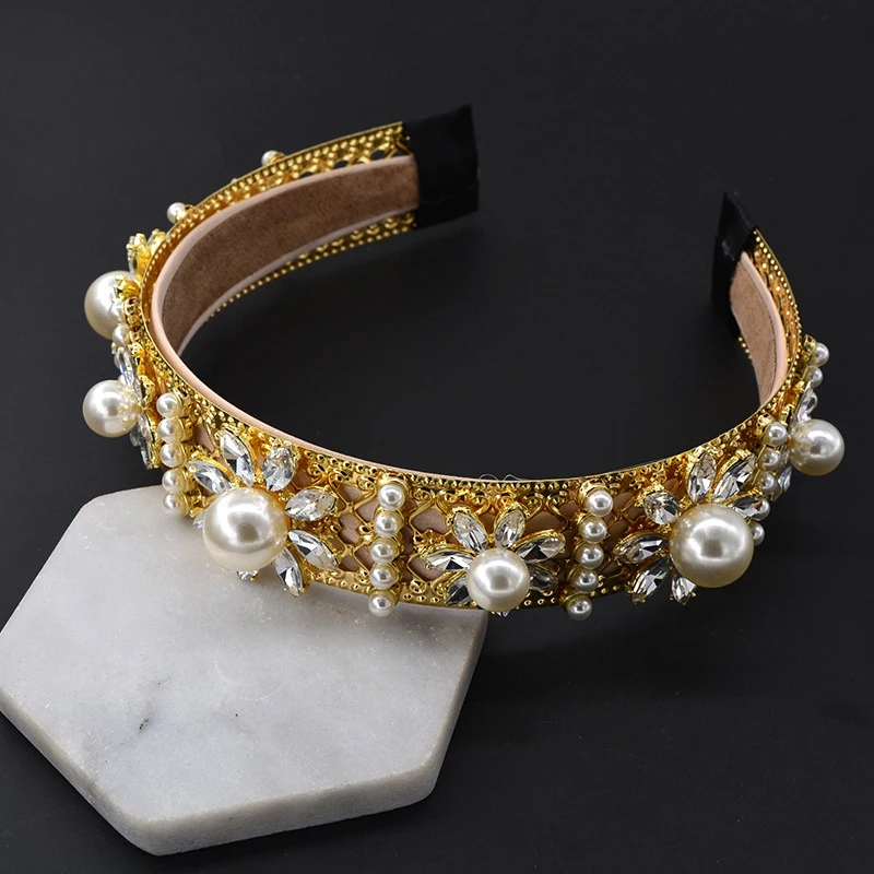 European and American Baroque Flower Geometric Headband Dance Party Retro Court Fashion Fashion Show Hair Accessories
European and American Baroque Flower Geometric Headband Dance Party Retro Court Fashion Fashion Show Hair Accessories
