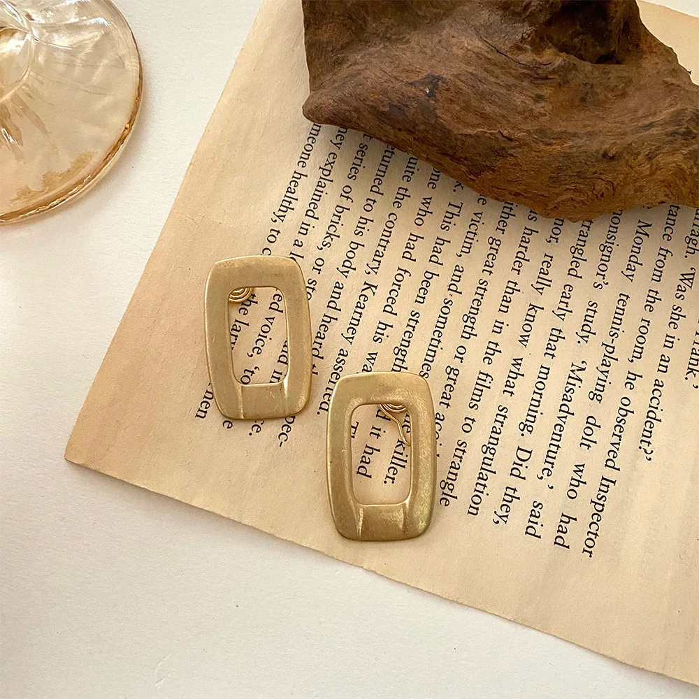 HYACINTH Golden Clip On Earrings Without Piercing Geometric Rectangle Temperament Advanced Sense Design Gift For Female 2021
HYACINTH Golden Clip On Earrings Without Piercing Geometric Rectangle Temperament Advanced Sense Design Gift For Female 2021