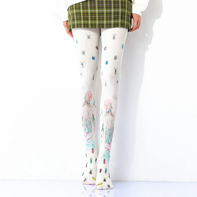 Женские колготки с двумерным принтом Loli
Женские колготки с двумерным принтом Loli