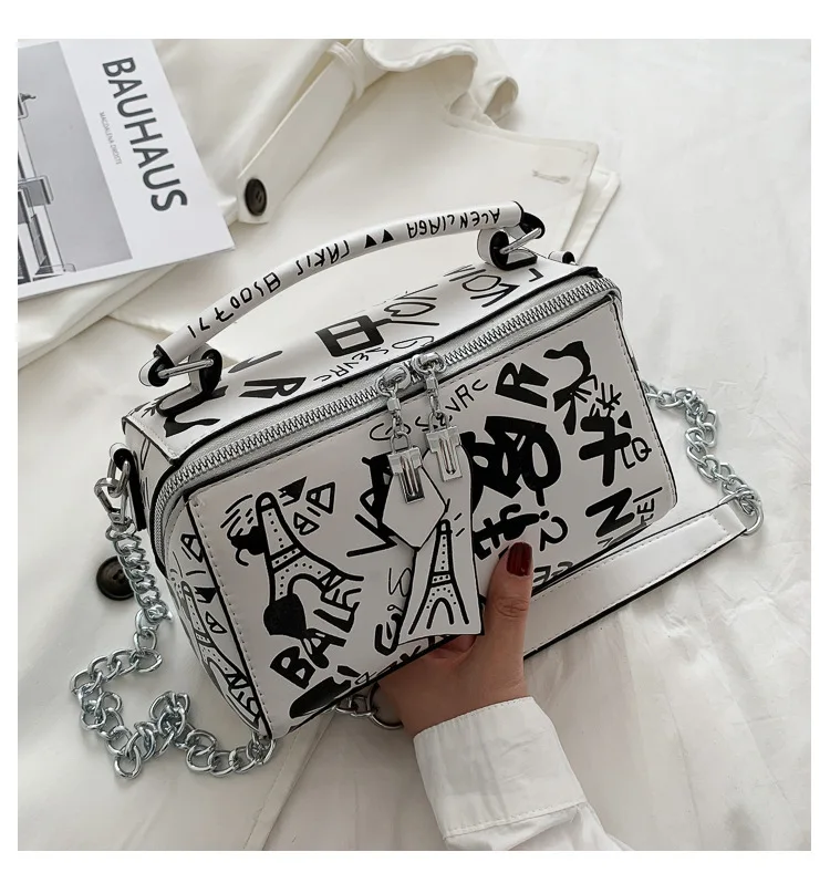 New Small Bag 2021 Summer New Trendy Fashion Messenger Bag Single Shoulder Handbags Women Bags Designer Satchels Purses
New Small Bag 2021 Summer New Trendy Fashion Messenger Bag Single Shoulder Handbags Women Bags Designer Satchels Purses