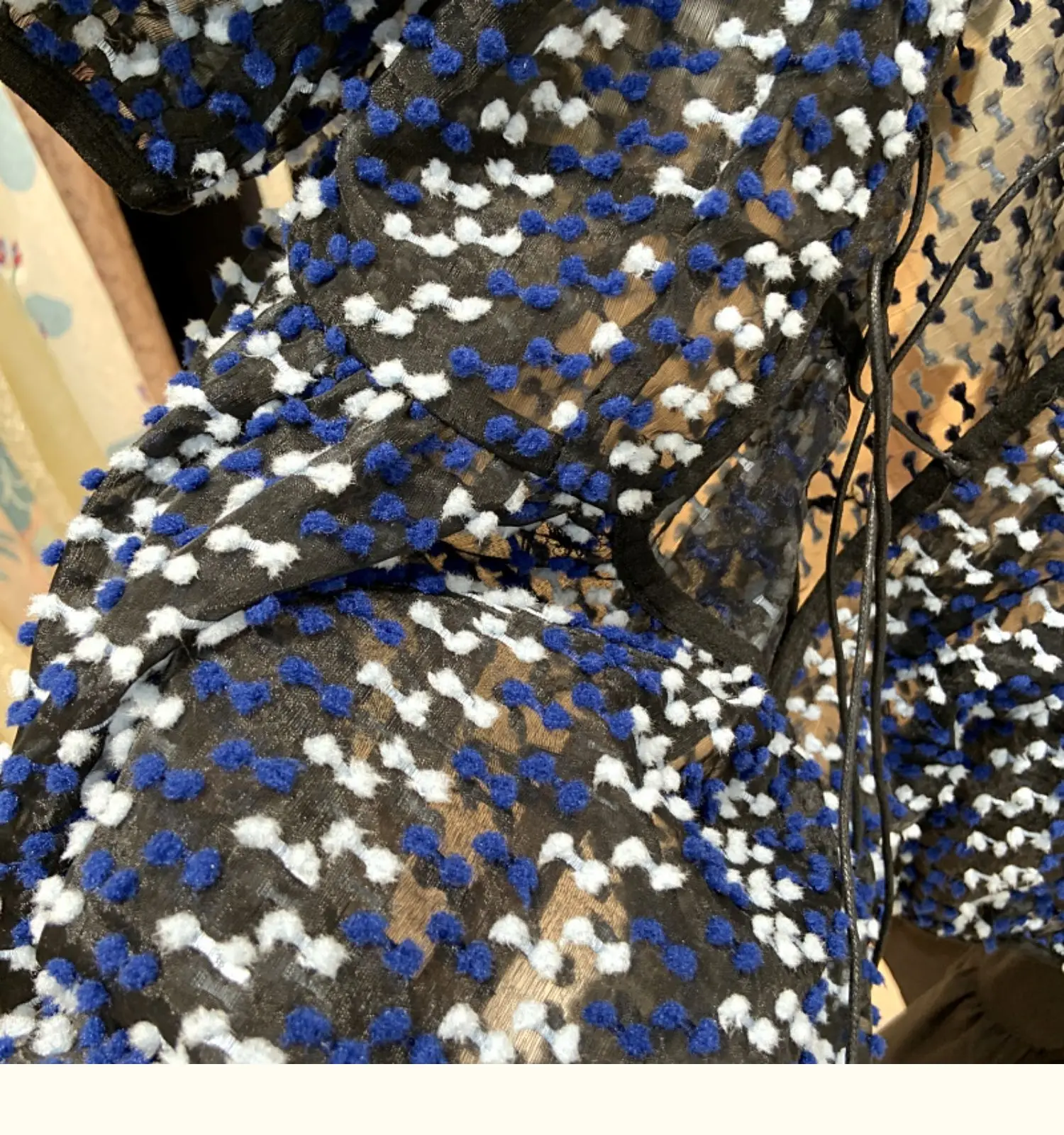 2021 Summer Blusas Mujer Short Sleeve Shirt Fashion New Round Neck Puff Short Sleeve Backless Lace Up Top Women Casual Blouses 
2021 Summer Blusas Mujer Short Sleeve Shirt Fashion New Round Neck Puff Short Sleeve Backless Lace Up Top Women Casual Blouses