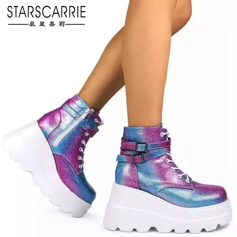 2021 Fall/Winter Europe and America New Large Size Sponge Cake Platform Colorful High Heel Buckle Ladies Ankle Boots
2021 Fall/Winter Europe and America New Large Size Sponge Cake Platform Colorful High Heel Buckle Ladies Ankle Boots