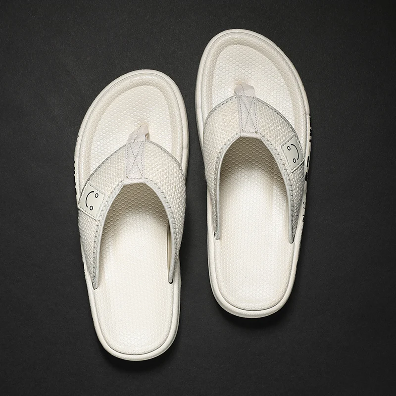 Summer Fashion Men'S Slippers Hand-Painted Herringbone Rubber Flat Shoes Leisure Car Stitching Breathable Sandals Wholesale 
Summer Fashion Men'S Slippers Hand-Painted Herringbone Rubber Flat Shoes Leisure Car Stitching Breathable Sandals Wholesale