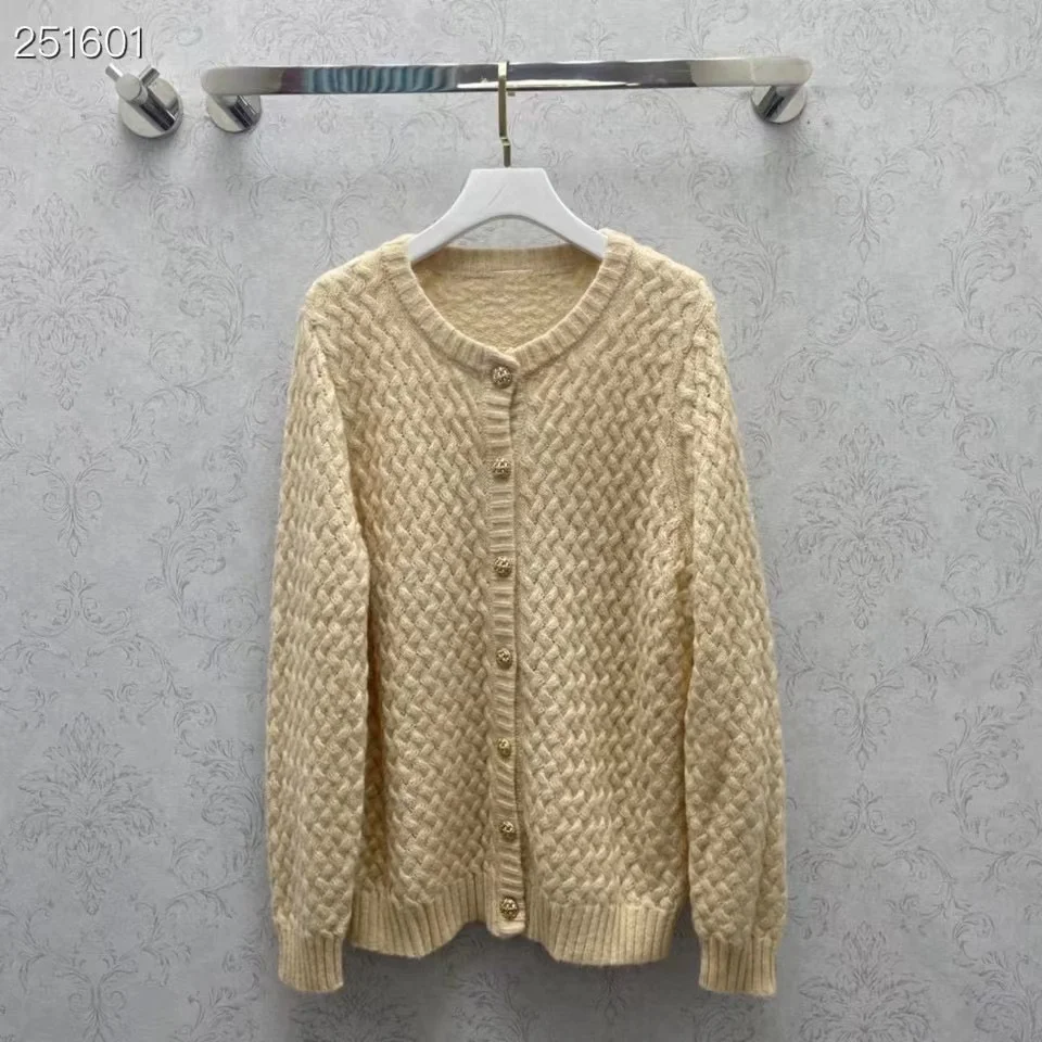 High Quality Runway Design Sweater Women 2022 Spring Knitted Cardigan Solid Femme O-Neck Single Breasted Sweater
High Quality Runway Design Sweater Women 2022 Spring Knitted Cardigan Solid Femme O-Neck Single Breasted Sweater