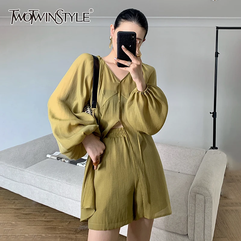TWOTWINSTYLE Casual Suits For Female V Neck Long Sleeve Loose Top With High Waist Shorts Women's Sun Protection Set Fashion New
TWOTWINSTYLE Casual Suits For Female V Neck Long Sleeve Loose Top With High Waist Shorts Women's Sun Protection Set Fashion New