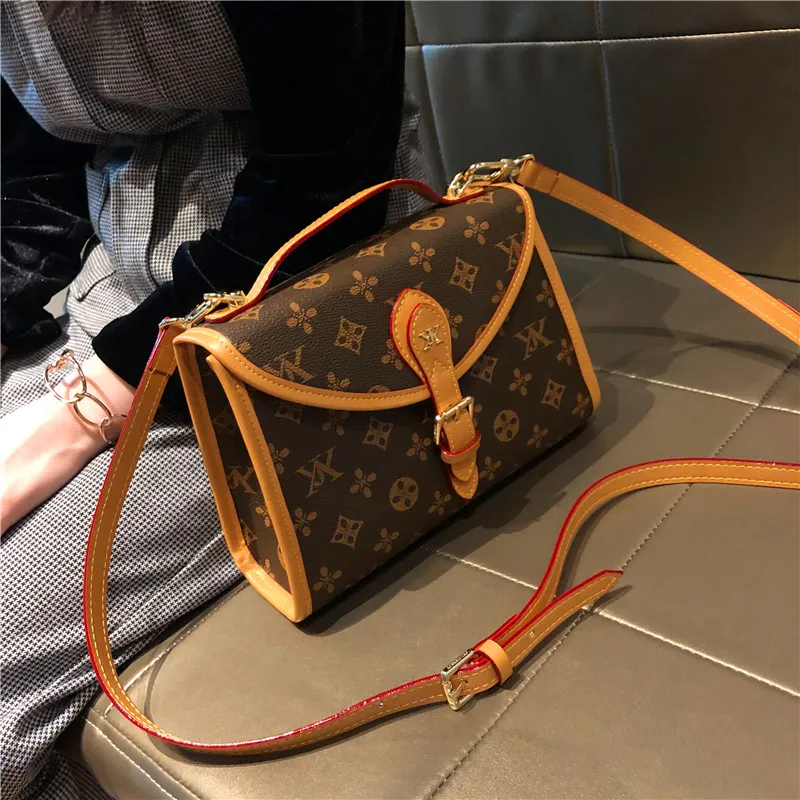 100% Genuine Leather Crossbody Bag 2021 New Fashion Shoulder Messenger Bags Ladies Purses and Handbag Sacos De Mujer De Vestir
100% Genuine Leather Crossbody Bag 2021 New Fashion Shoulder Messenger Bags Ladies Purses and Handbag Sacos De Mujer De Vestir