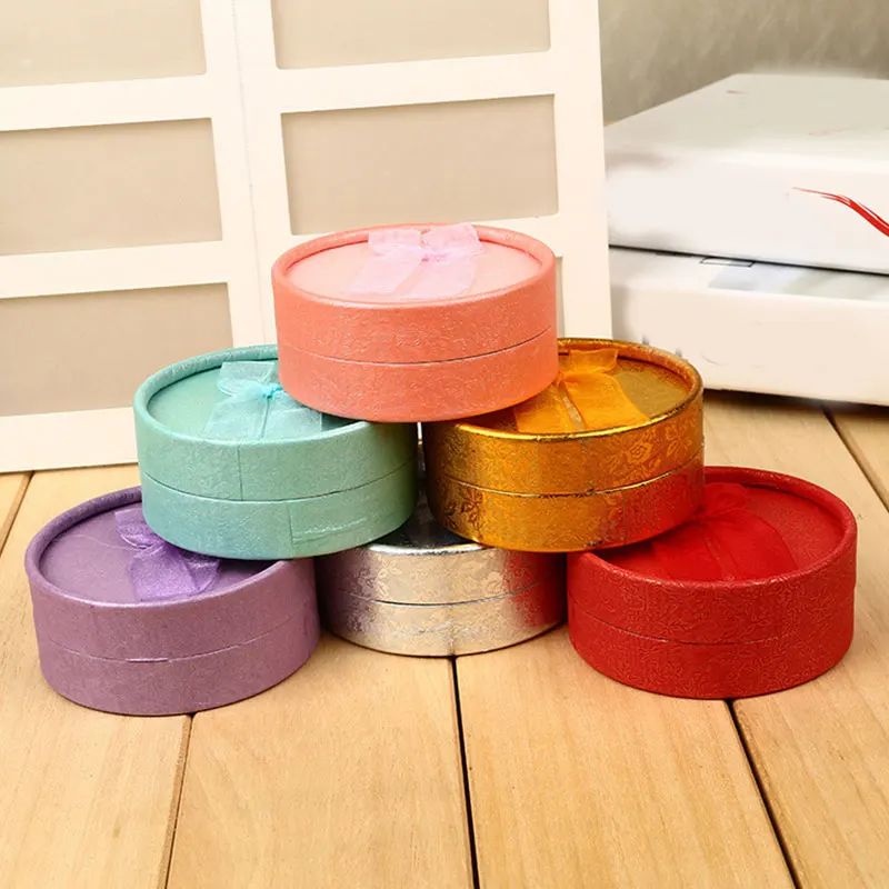 Wholesale 1PC Multi-color Bow Small Round Ring Box Stud Earrings Jewelry Box Gift Box For Ring Display Jewelry 5.3*5.3*3.6cm
Wholesale 1PC Multi-color Bow Small Round Ring Box Stud Earrings Jewelry Box Gift Box For Ring Display Jewelry 5.3*5.3*3.6cm