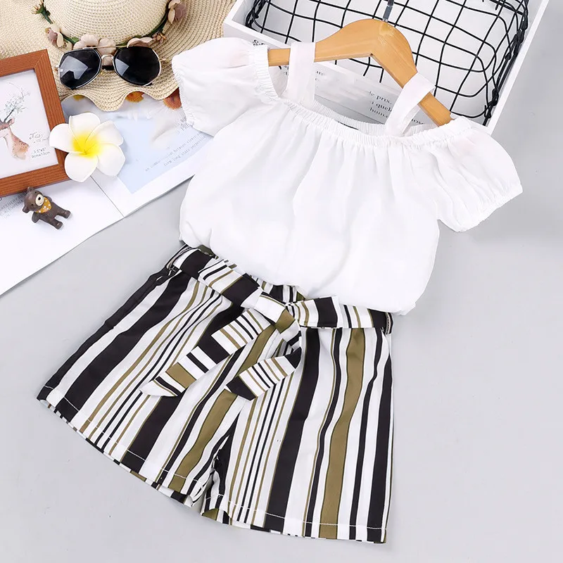 2021 Summer New Baby Girl Sweet Suit Baby Girl Clothes Pure White One-shoulder Sling Top + casual Striped Shorts Fashion Clothes 
2021 Summer New Baby Girl Sweet Suit Baby Girl Clothes Pure White One-shoulder Sling Top + casual Striped Shorts Fashion Clothes
