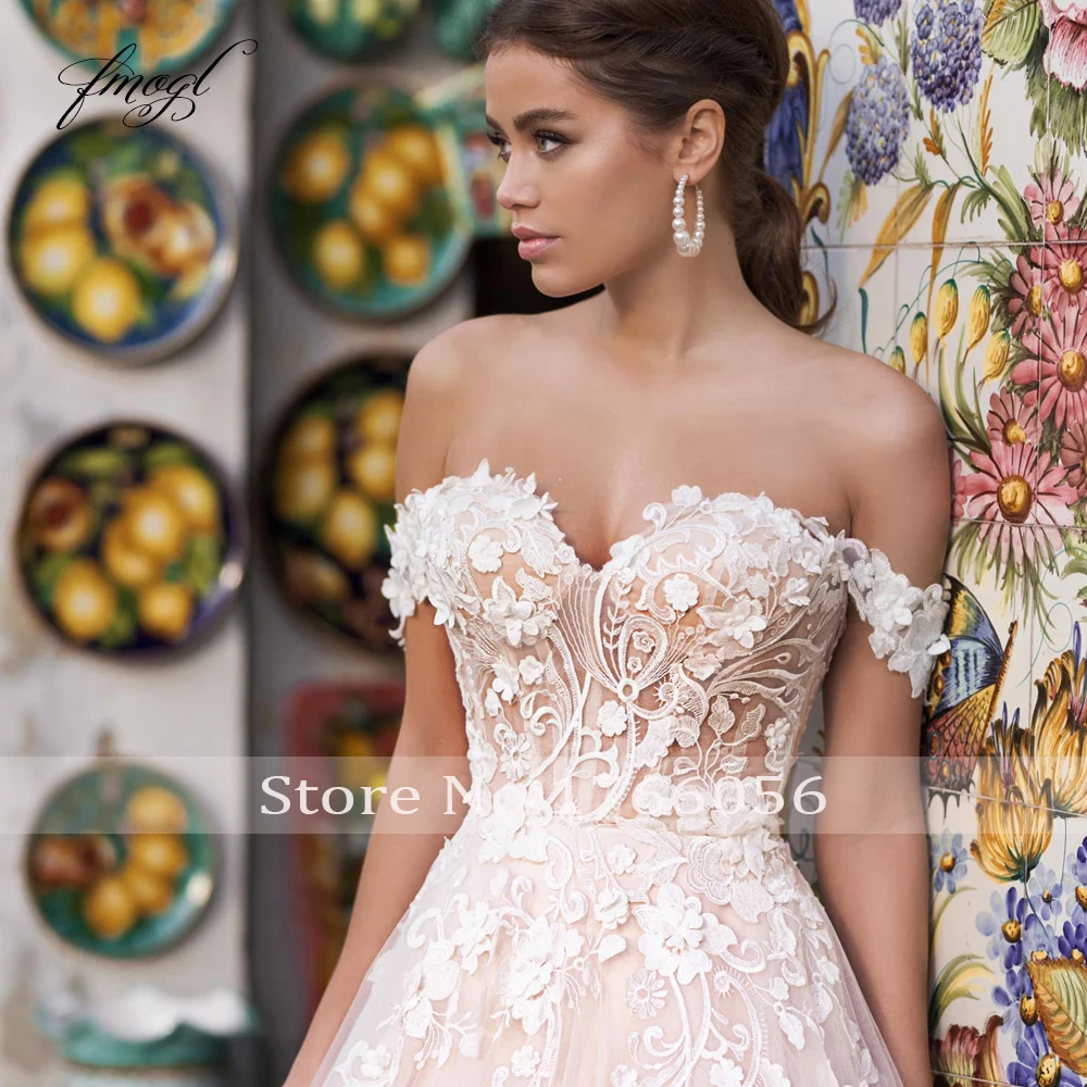 Fmogl Sexy Illusion Boat Neck Lace A Line Wedding Dresses 2020 Luxury Appliques Court Train Vintage Bridal Gowns Plus Size
Fmogl Sexy Illusion Boat Neck Lace A Line Wedding Dresses 2020 Luxury Appliques Court Train Vintage Bridal Gowns Plus Size