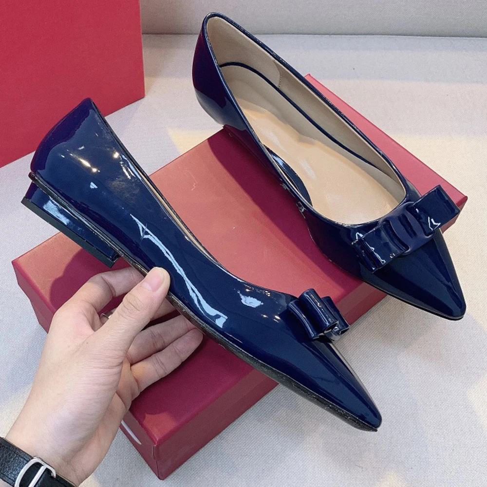 2021 New Women Flats Shoes Genuine Leather Pointed Toe Butterfly-knot Designer Shoes
2021 New Women Flats Shoes Genuine Leather Pointed Toe Butterfly-knot Designer Shoes