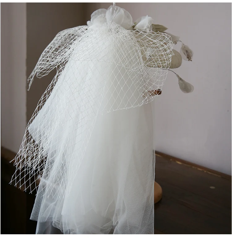 European White Mini Wedding Hat With Long Mesh Gauze Flower Fascinator Hat Headpiece Ladies Royal Party Formal Fedora Hat 2020 
European White Mini Wedding Hat With Long Mesh Gauze Flower Fascinator Hat Headpiece Ladies Royal Party Formal Fedora Hat 2020