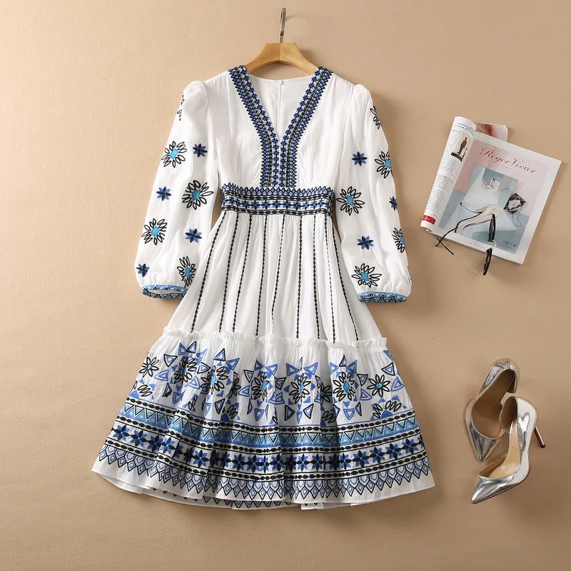 European and American women's clothing winter 2022 new Cuff sleeves with v-neck Fashion heavy embroidery dress
European and American women's clothing winter 2022 new Cuff sleeves with v-neck Fashion heavy embroidery dress